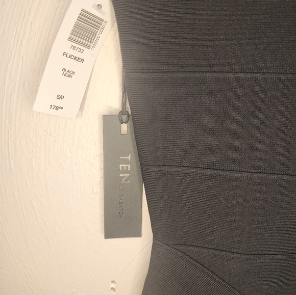 Aritzia Black Dress - Picture 3 of 8